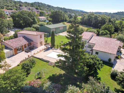 Maison 12 pièces 500 m² · à Saint-Just-et-Vacquières · 500 m² · 700 000 €