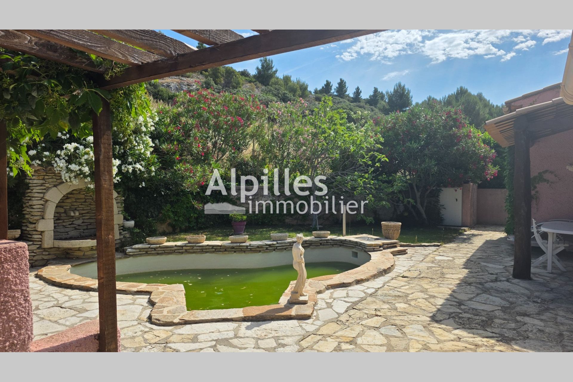 Maison à vendre, 87m², Aureille