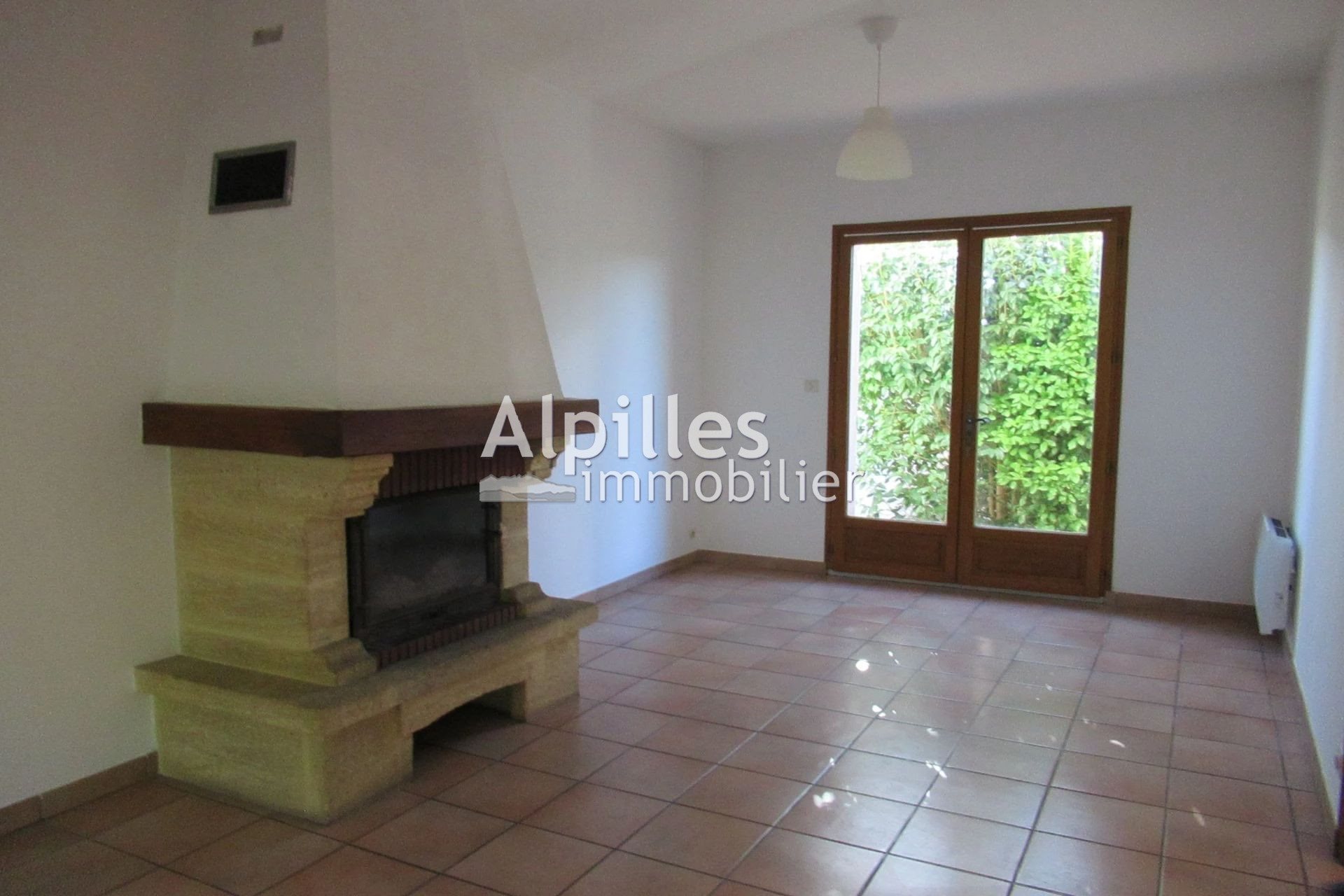 Maison à louer, 96m², Mouriès