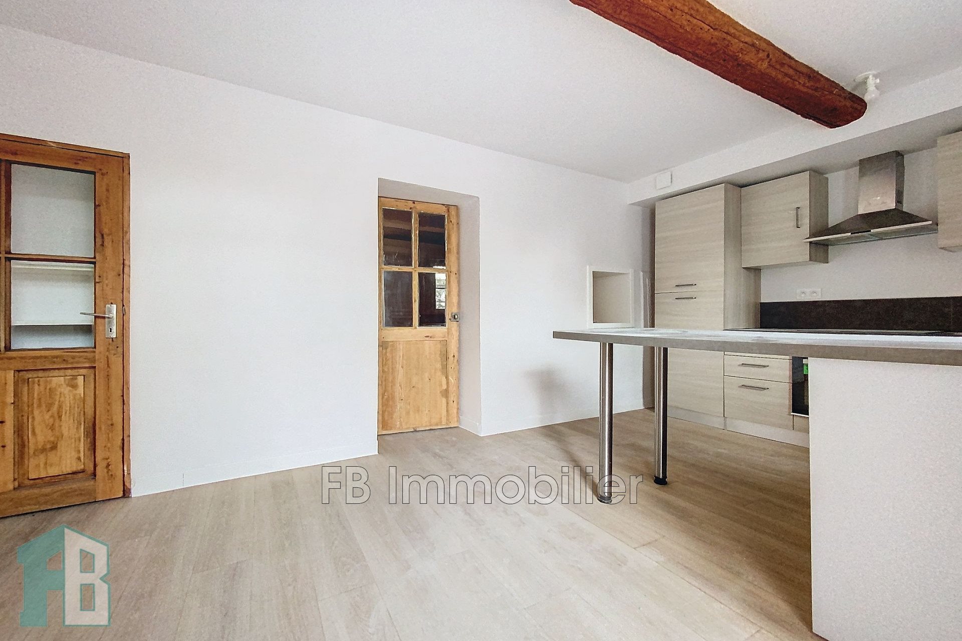 Maison à louer, 116m², Eyguières