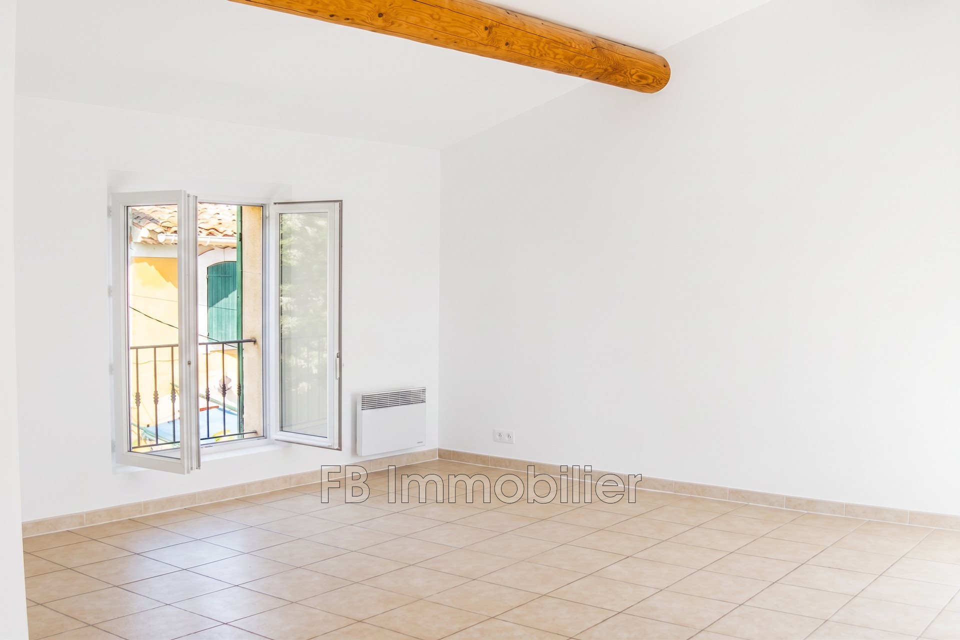Appartement à louer, 67m², Eyguières