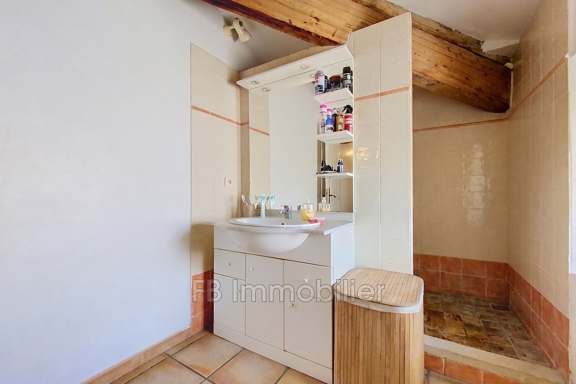Appartement à louer, 95m², Aureille