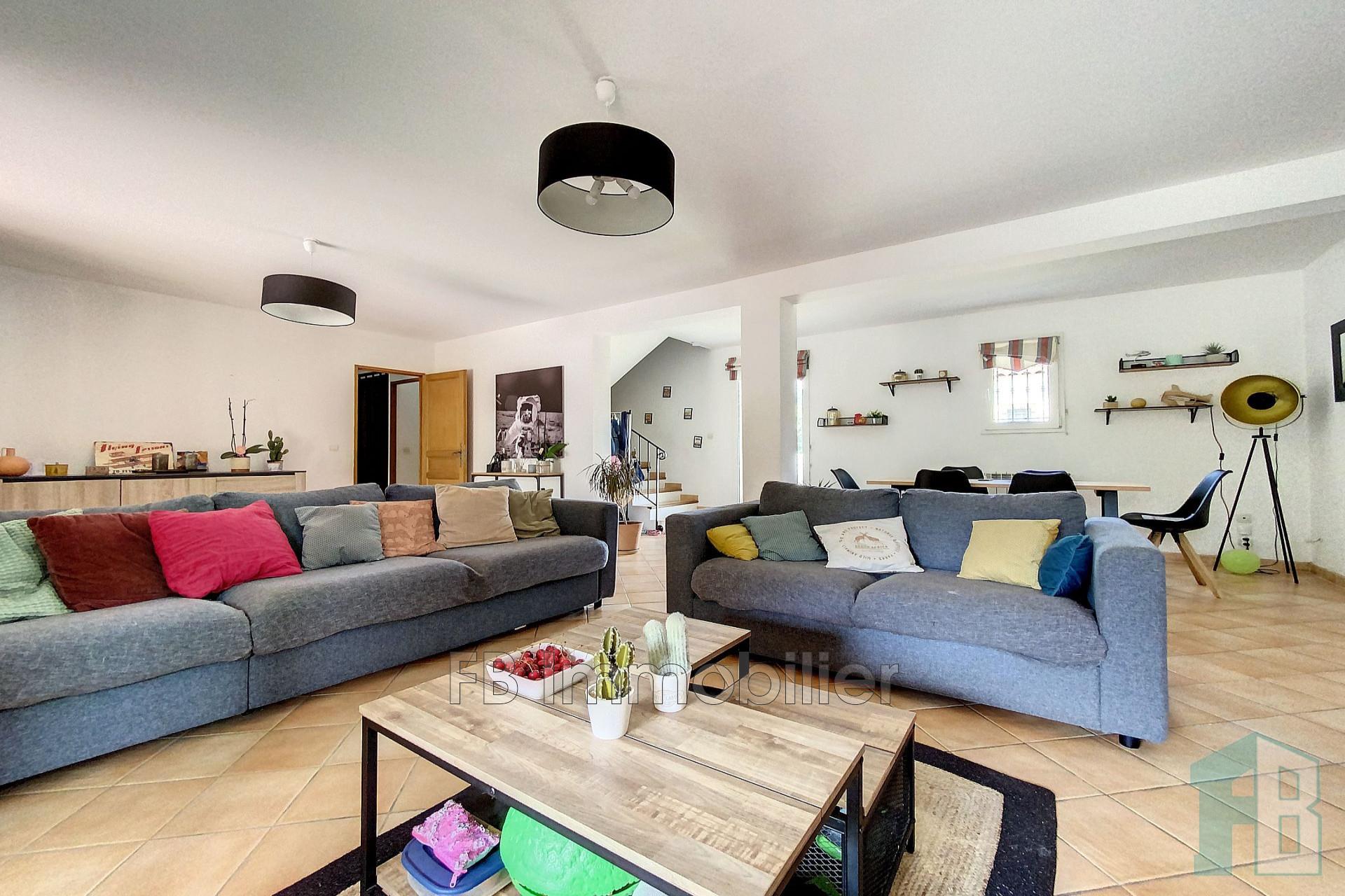 Maison à vendre, 146m², Eyguières