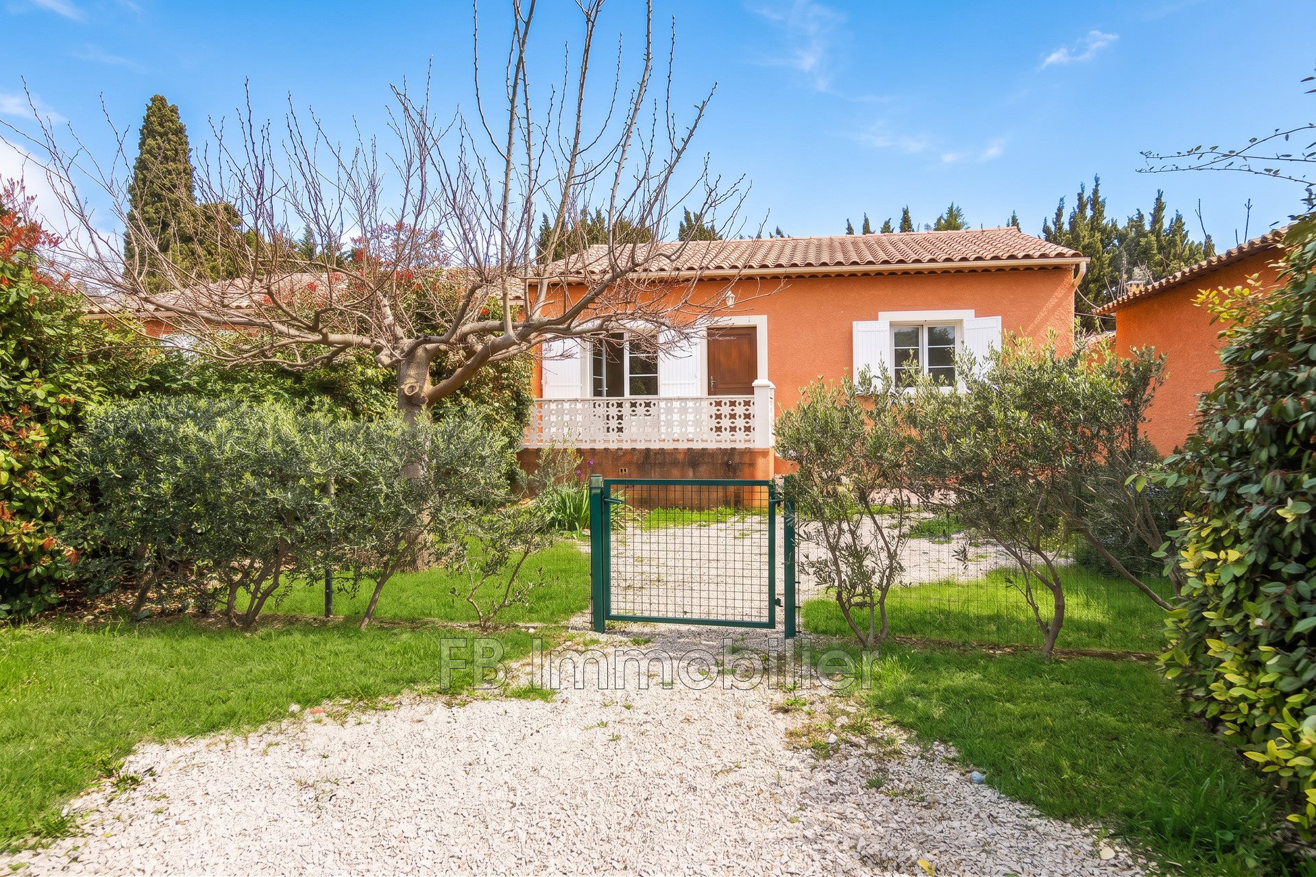 Maison à louer, 83m², Eyguières