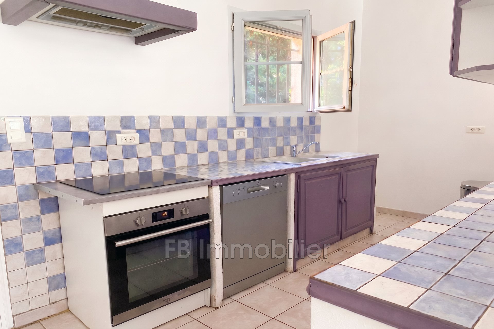 Maison à louer, 83m², Eyguières