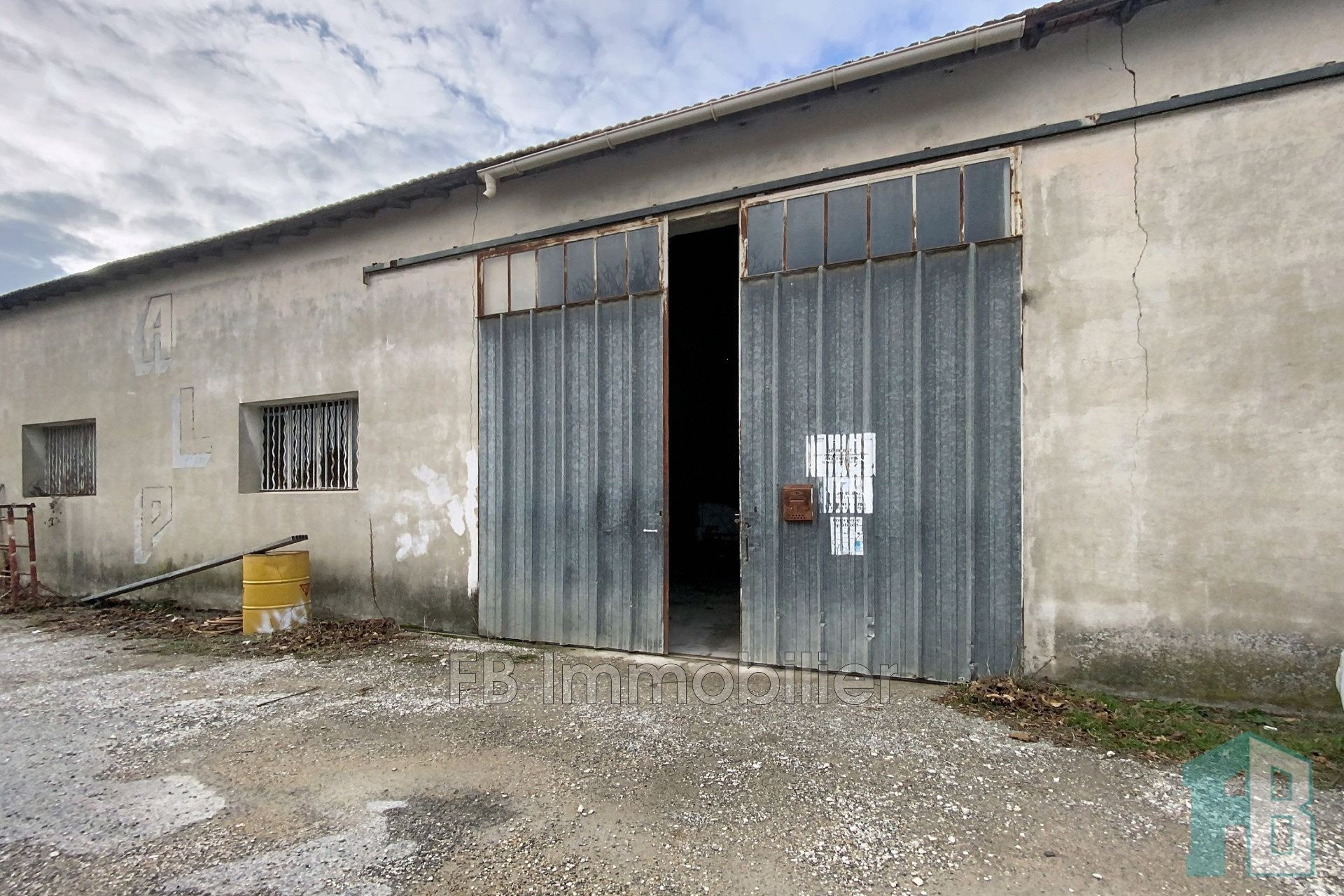 Maison à louer, 239m², Eyguières