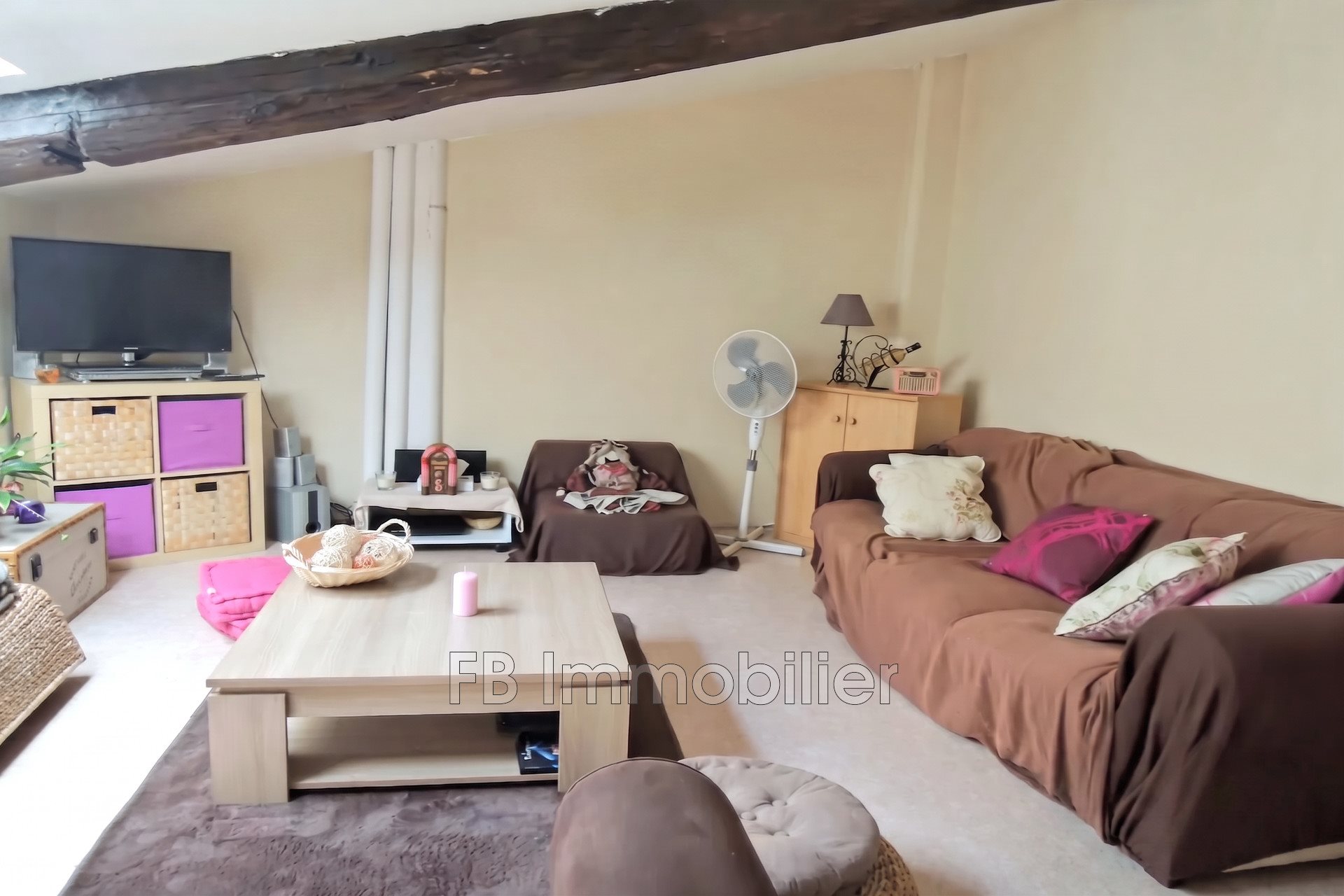 Appartement à louer, 57m², Eyguières