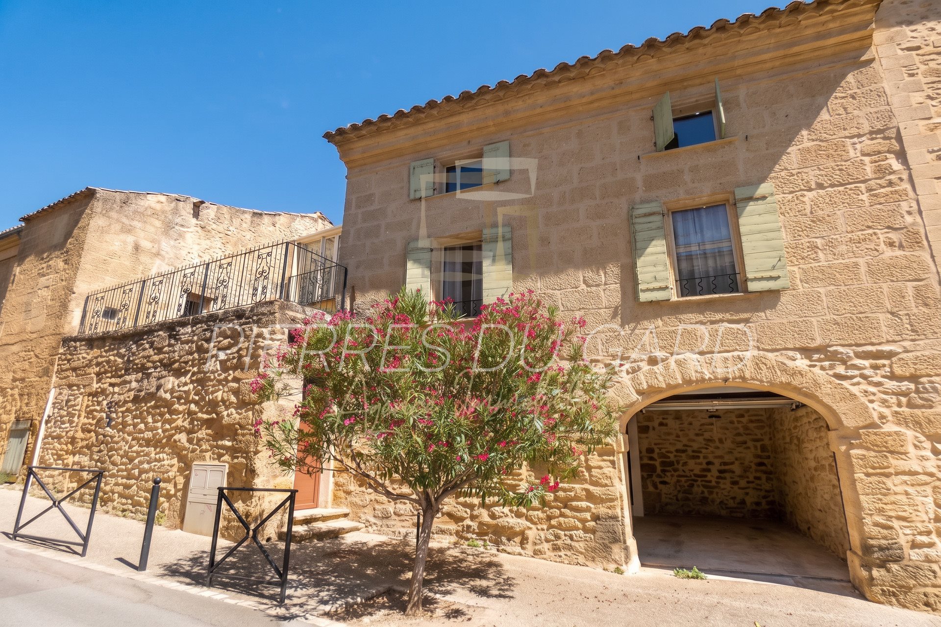 Maison à vendre, 270m², Vers-Pont-du-Gard