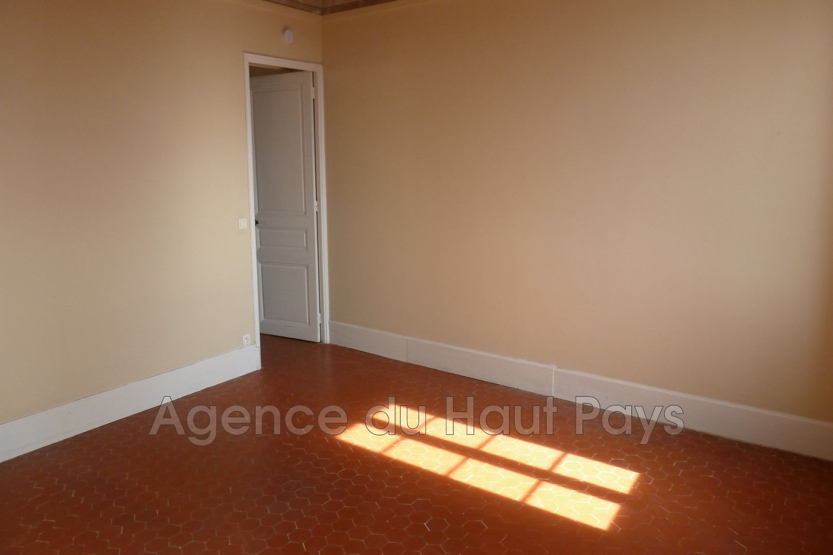 Appartement à louer, 60m², Saint-Cézaire-sur-Siagne