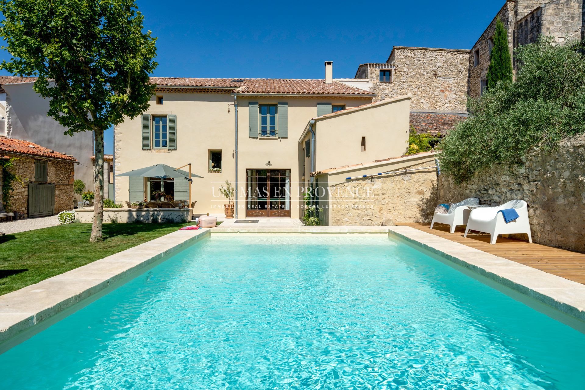 Maison à louer, 200m², L'Isle-sur-la-Sorgue