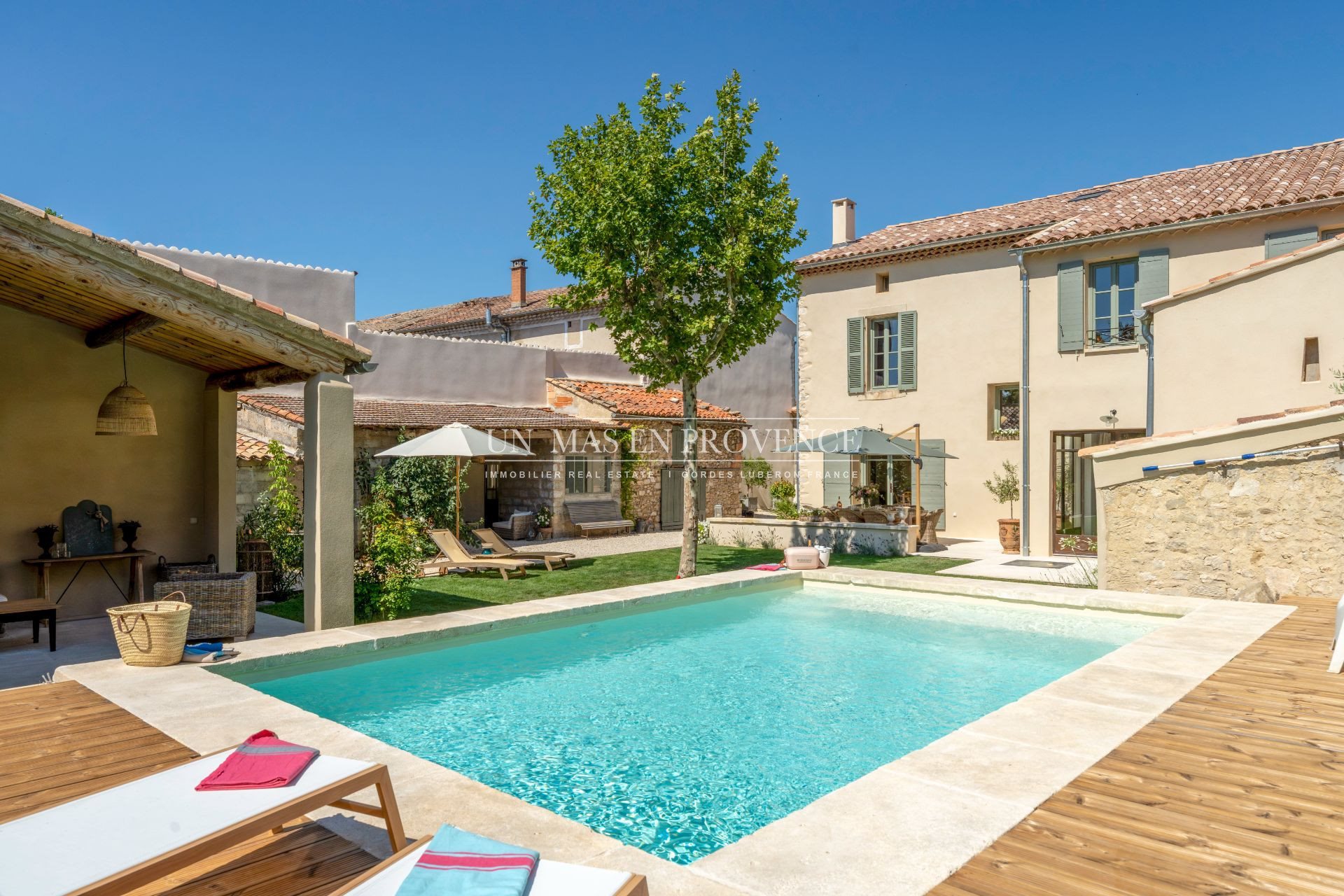 Maison à louer, 200m², L'Isle-sur-la-Sorgue