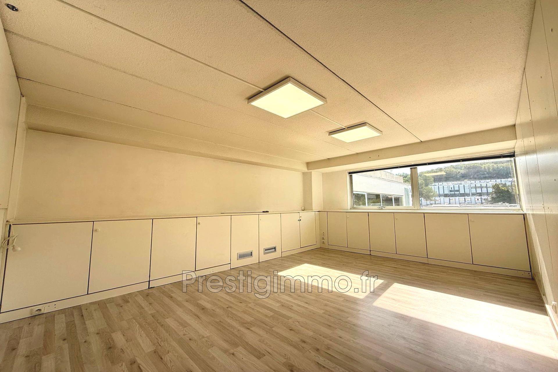 Maison à louer, 24m², Vallauris