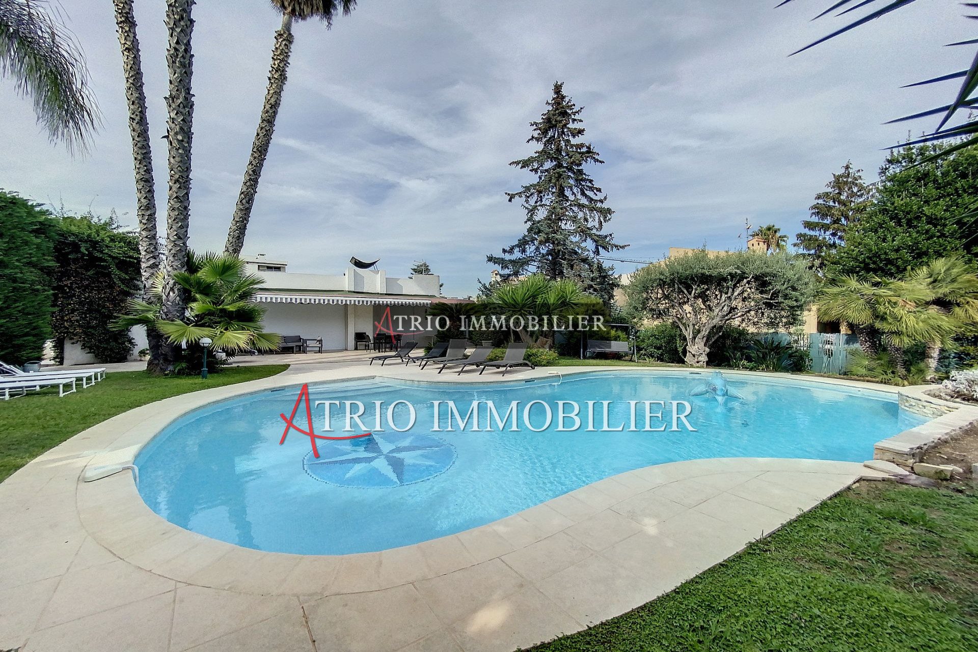 Maison à louer, 276m², Cagnes-sur-Mer