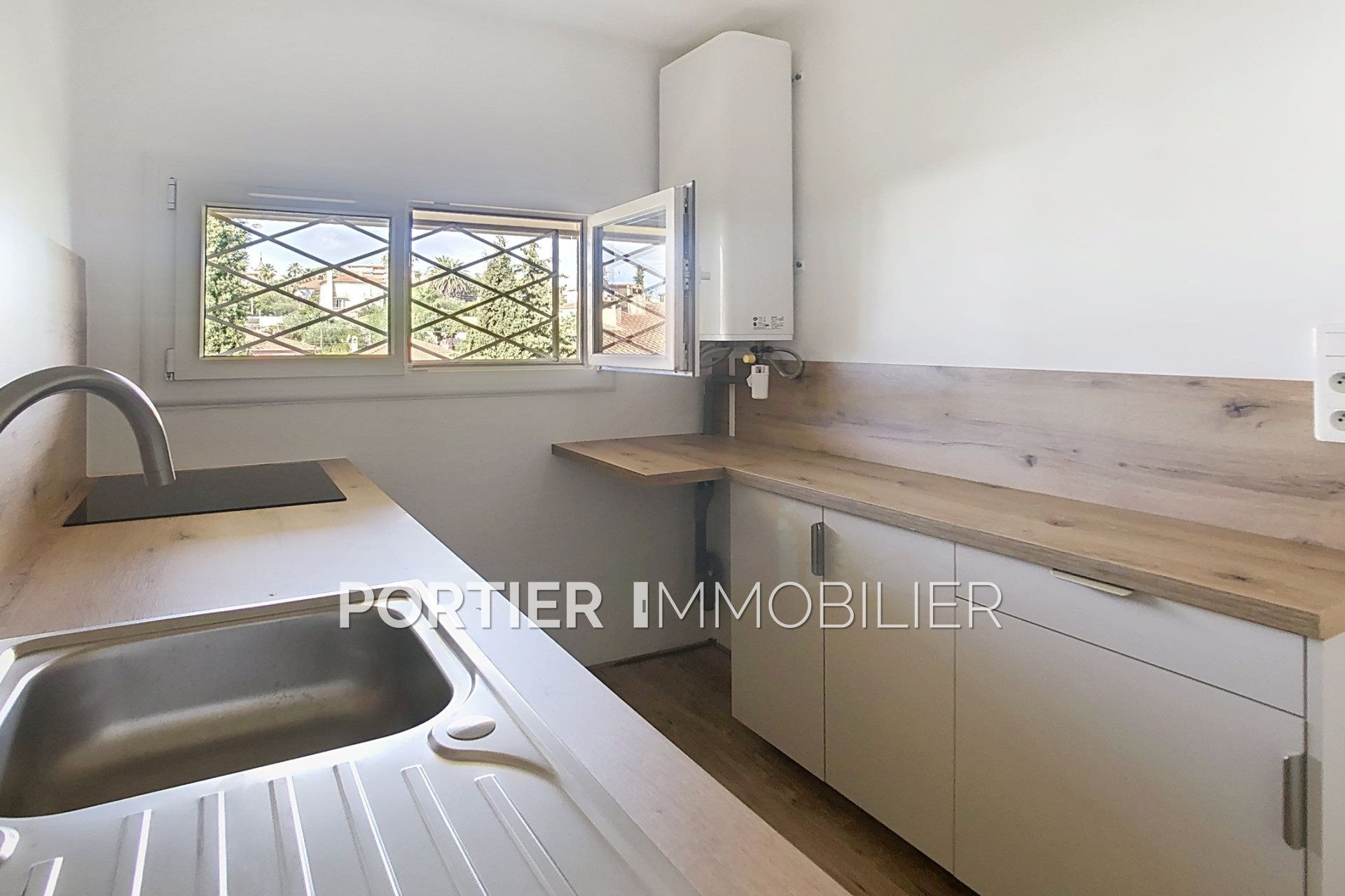 Appartement à louer, 45m², Antibes