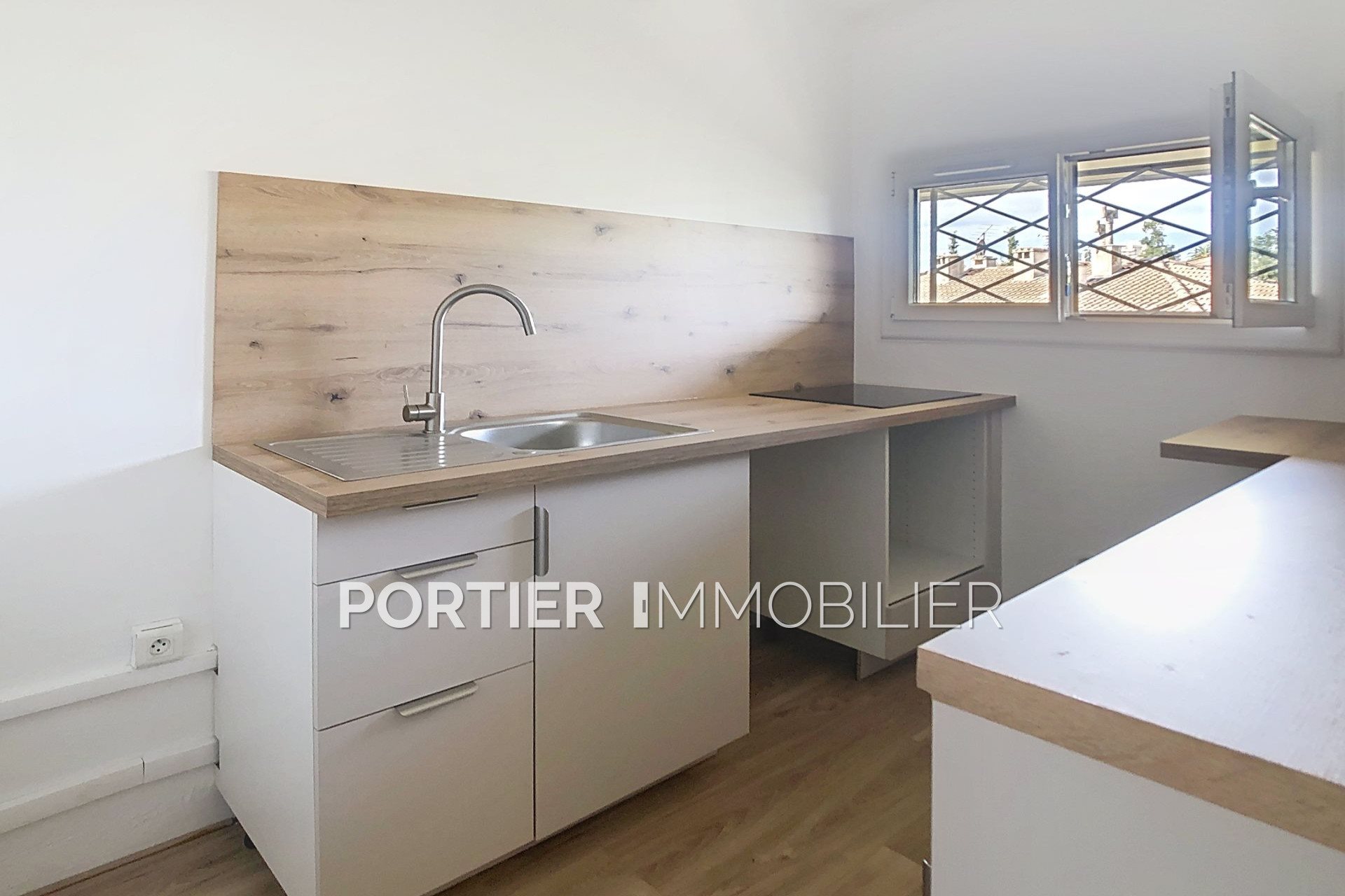 Appartement à louer, 45m², Antibes