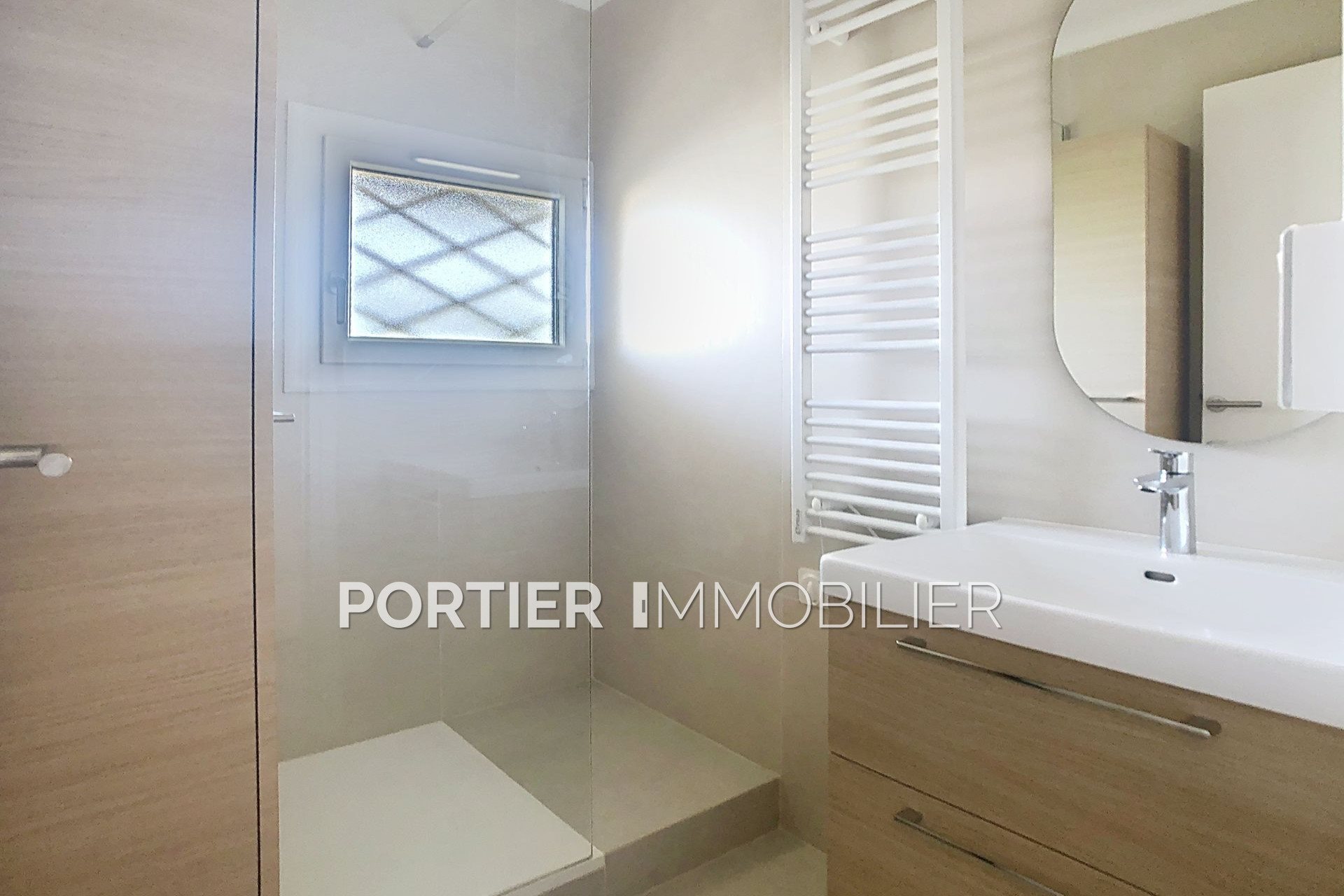 Appartement à louer, 45m², Antibes