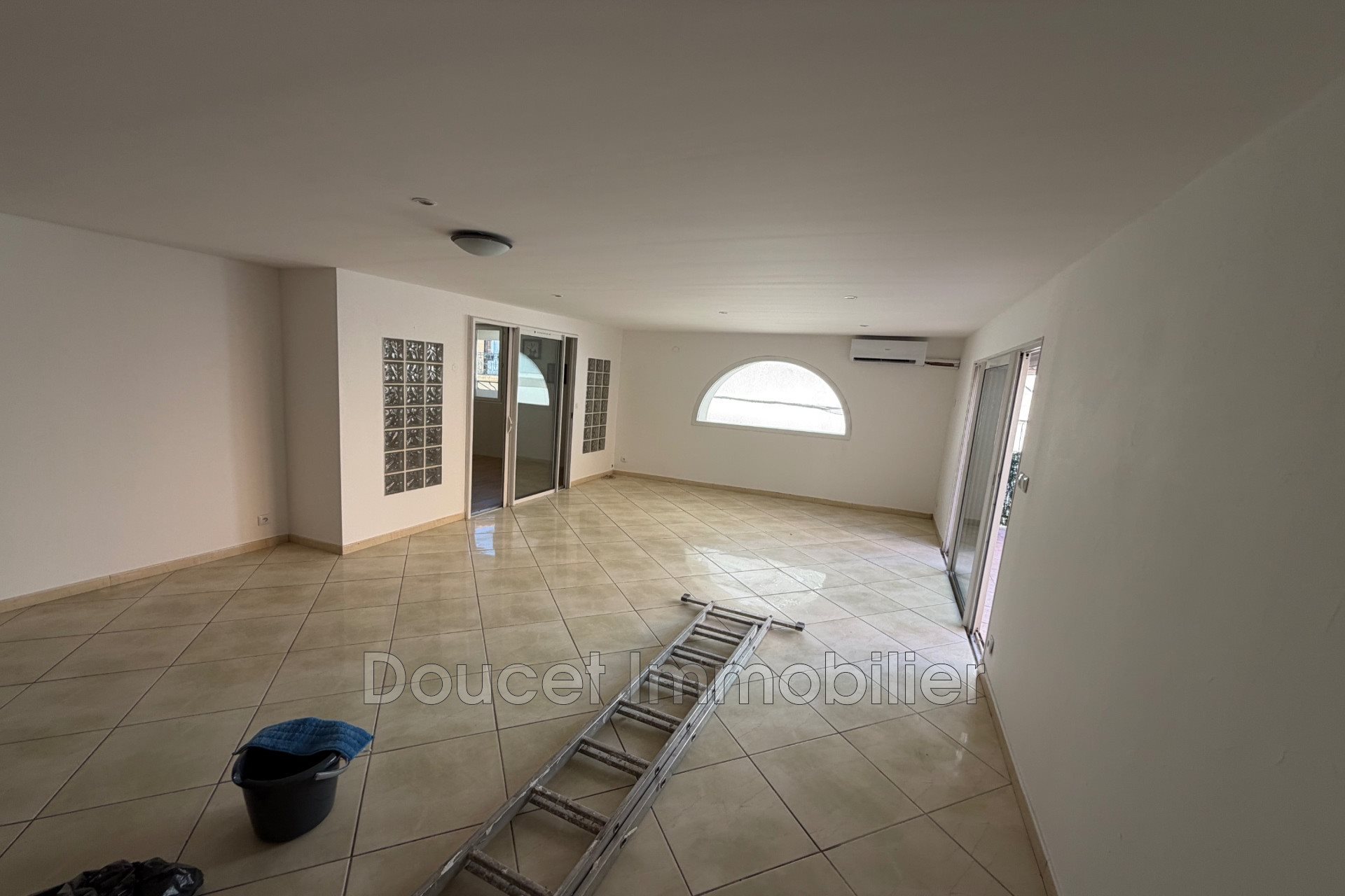 Appartement à louer, 133m², Mèze