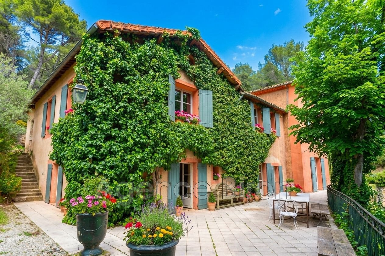 Maison à louer, 371m², Aix-en-Provence