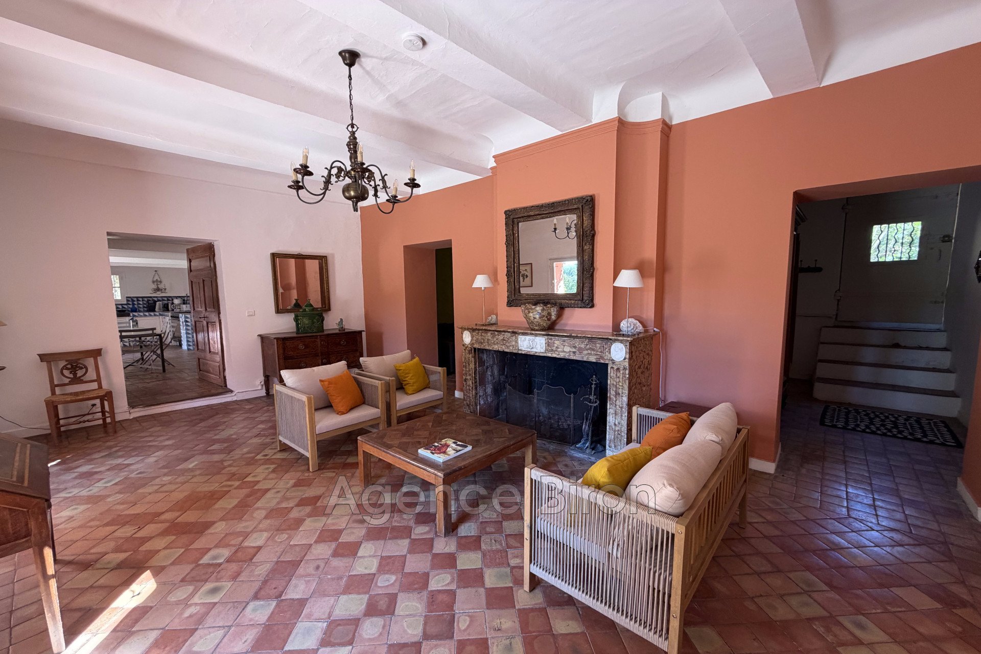 Maison à louer, 371m², Aix-en-Provence