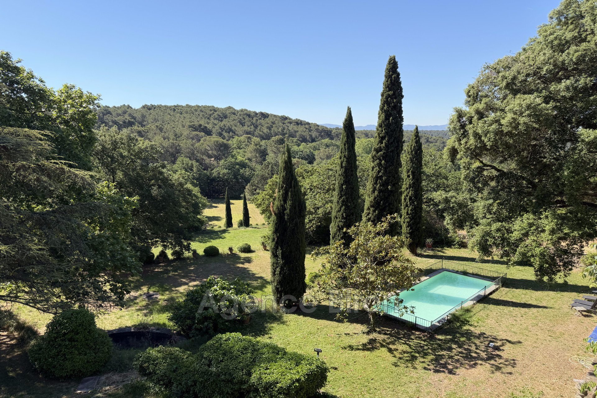 Maison à louer, 371m², Aix-en-Provence