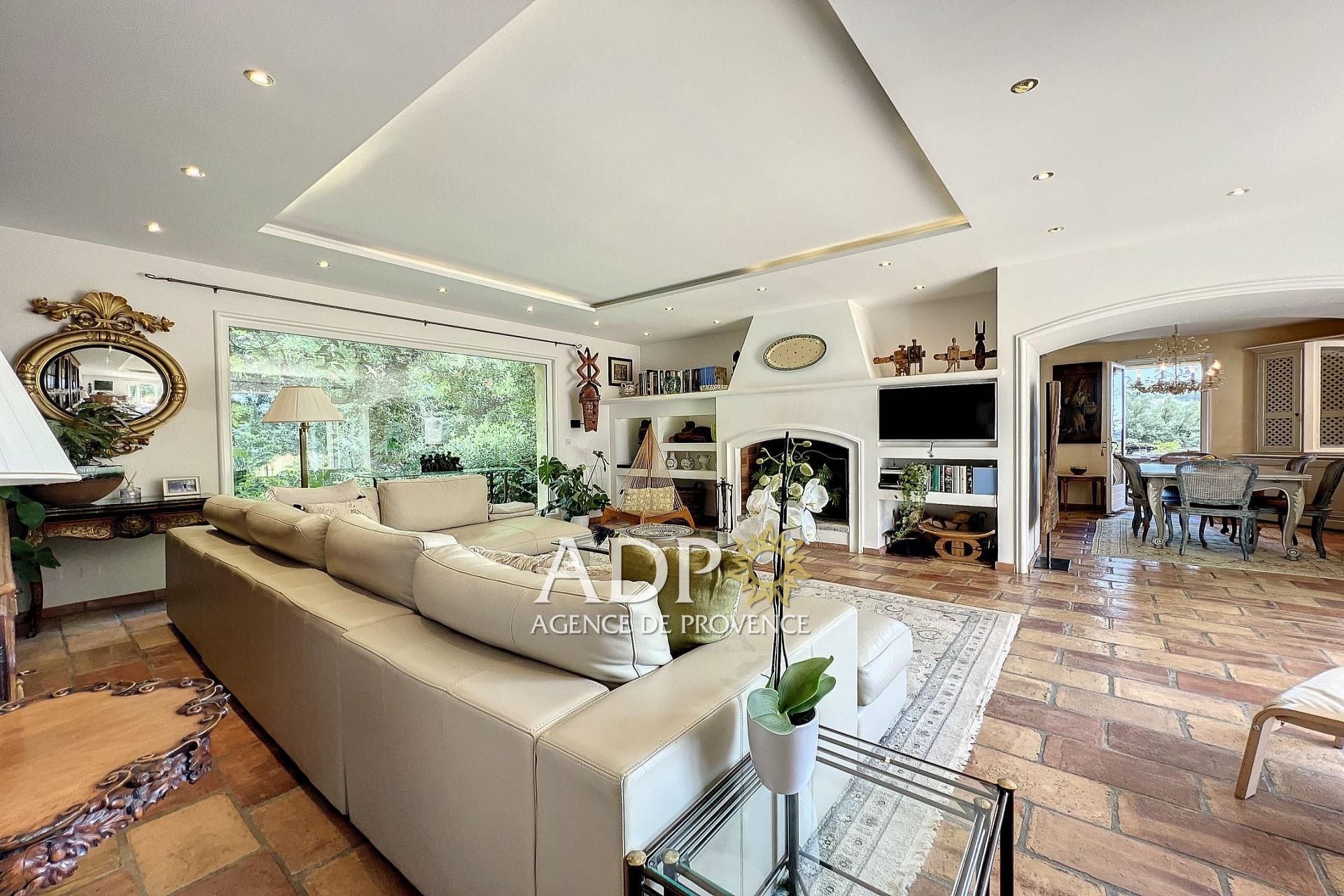 Maison à vendre, 300m², Grasse