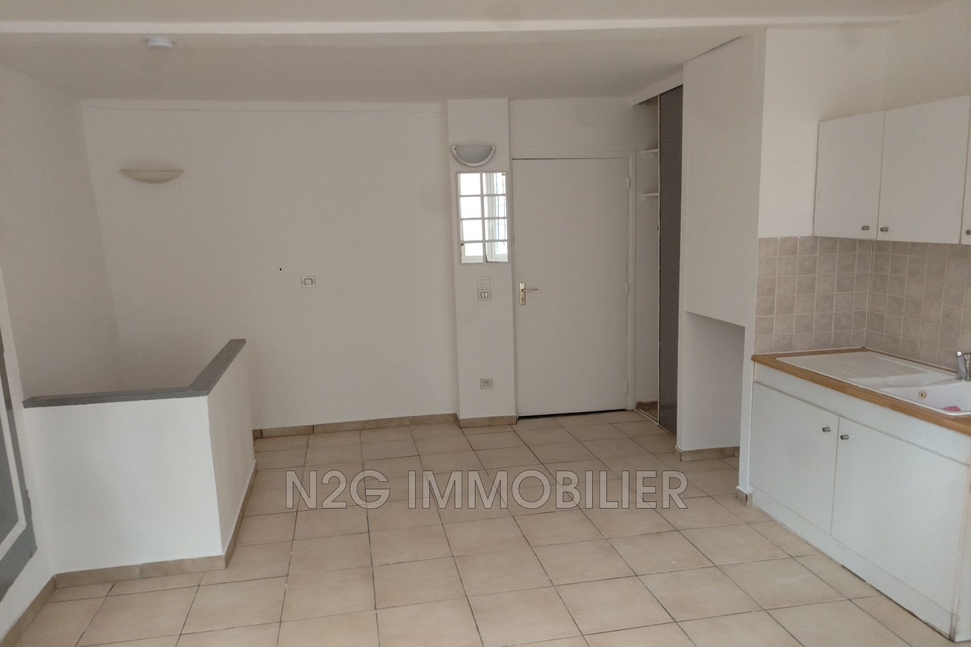Appartement à louer, 33m², Callas
