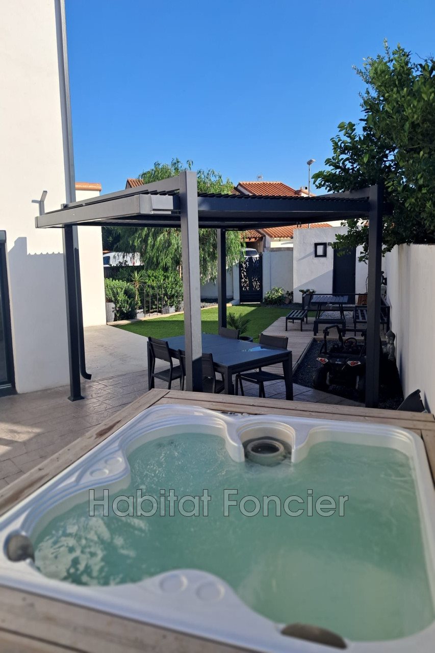 Maison à vendre, 175m², Saint-Laurent-de-la-Salanque
