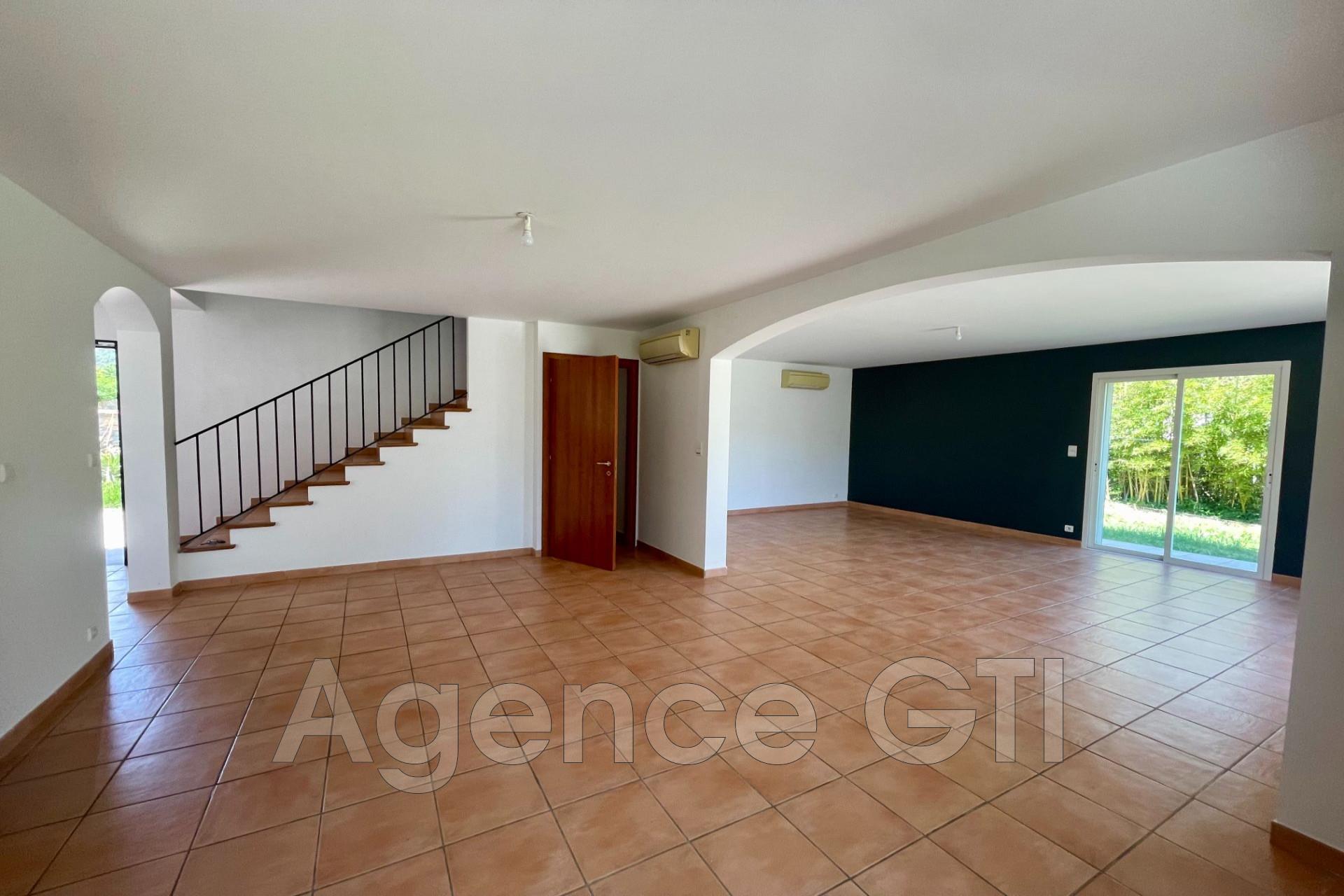 Maison à vendre, 177m², Solliès-Pont