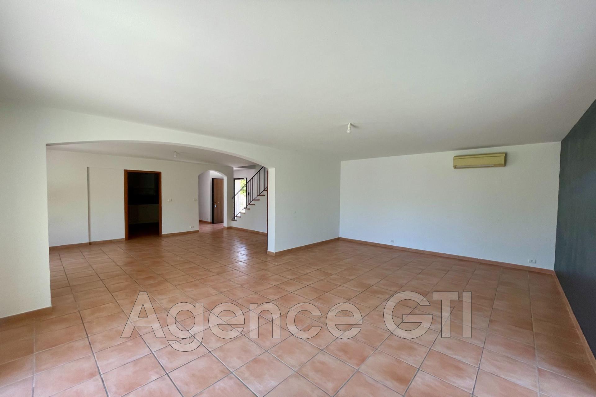 Maison à vendre, 177m², Solliès-Pont