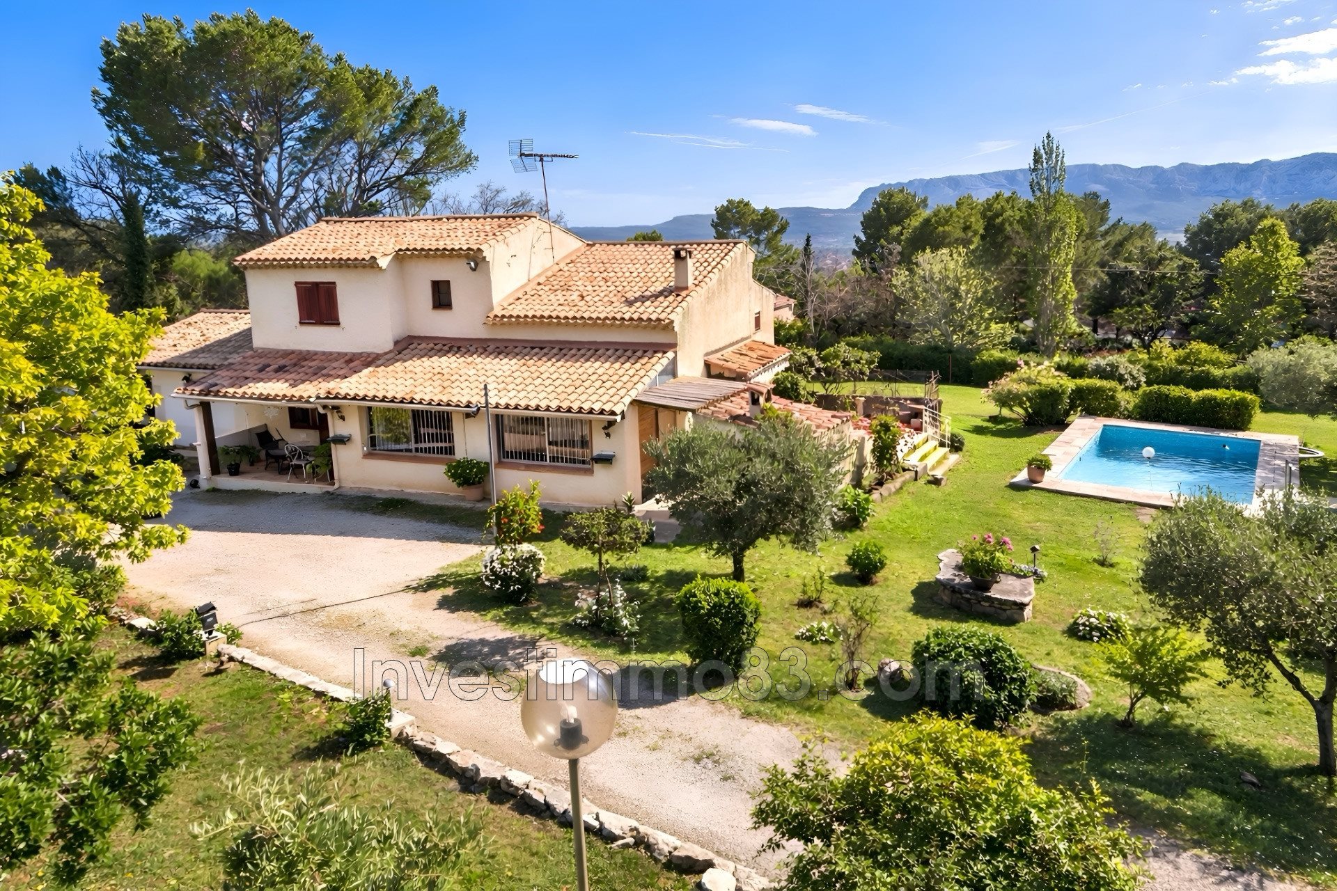 Maison à vendre, 140m², Trets