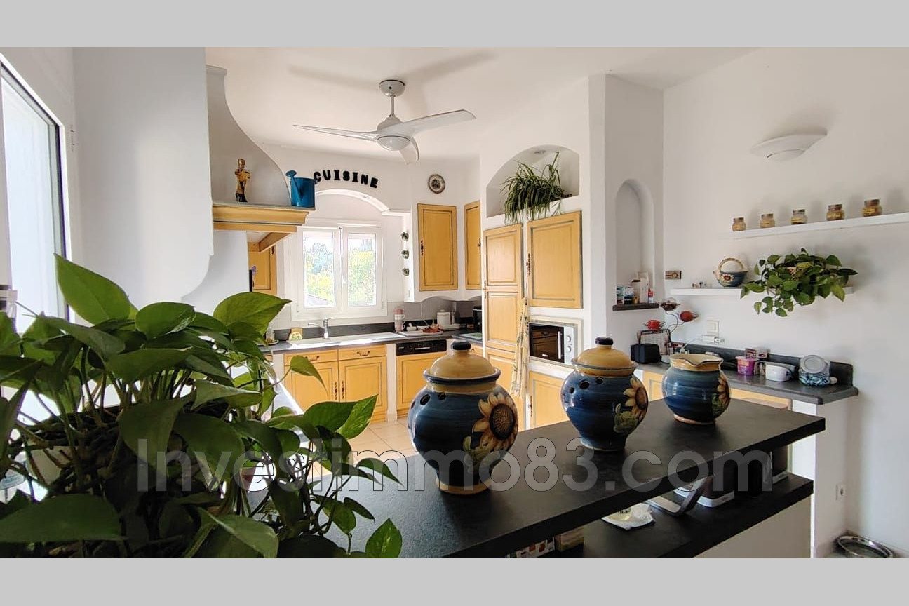 Maison à vendre, 165m², Sainte-Anastasie-sur-Issole