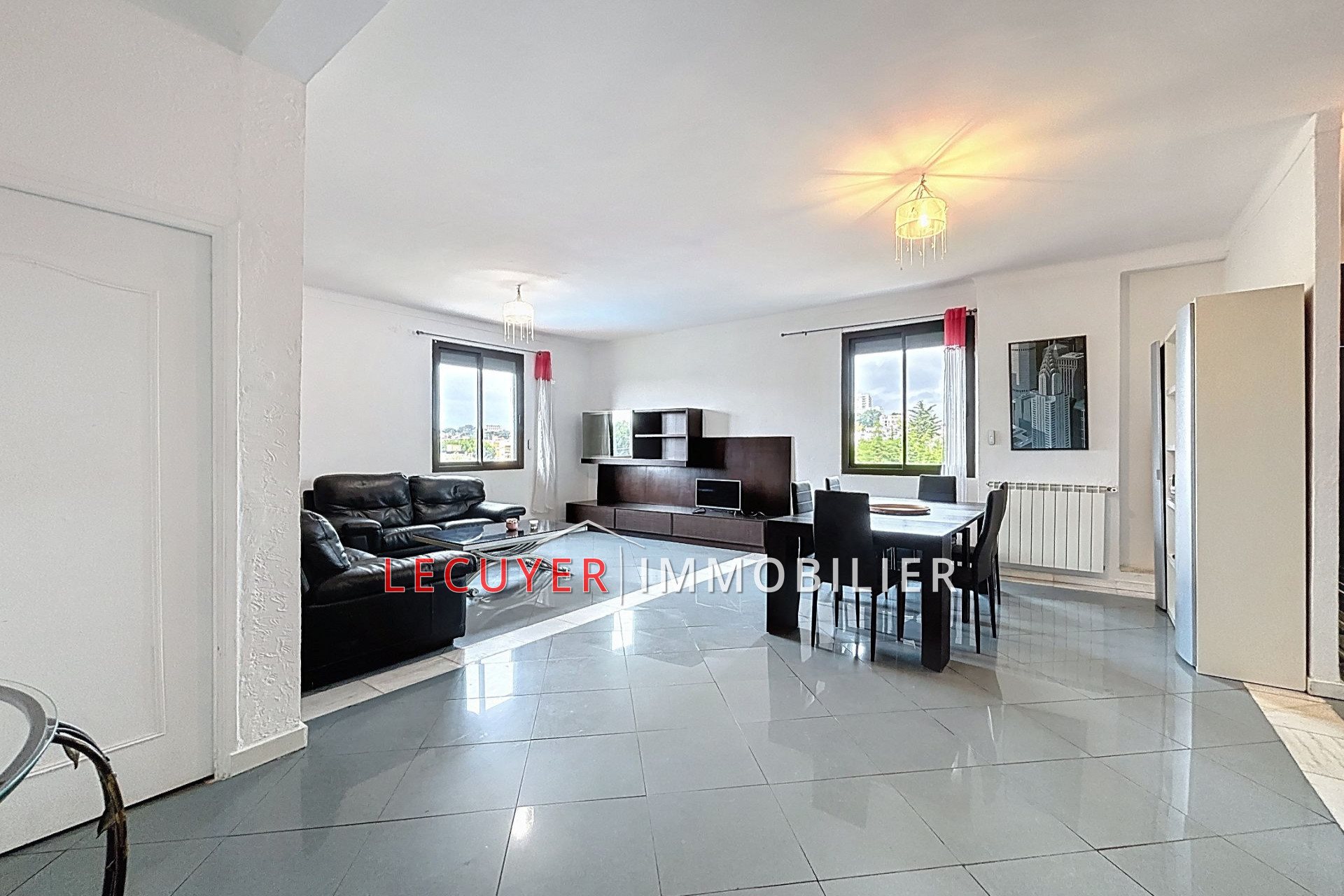 Appartement à louer, 99m², Antibes