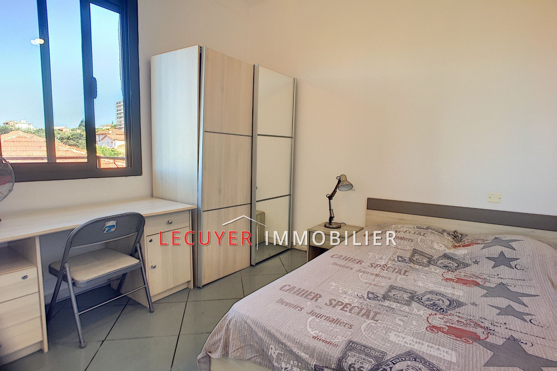 Appartement à louer, 99m², Antibes