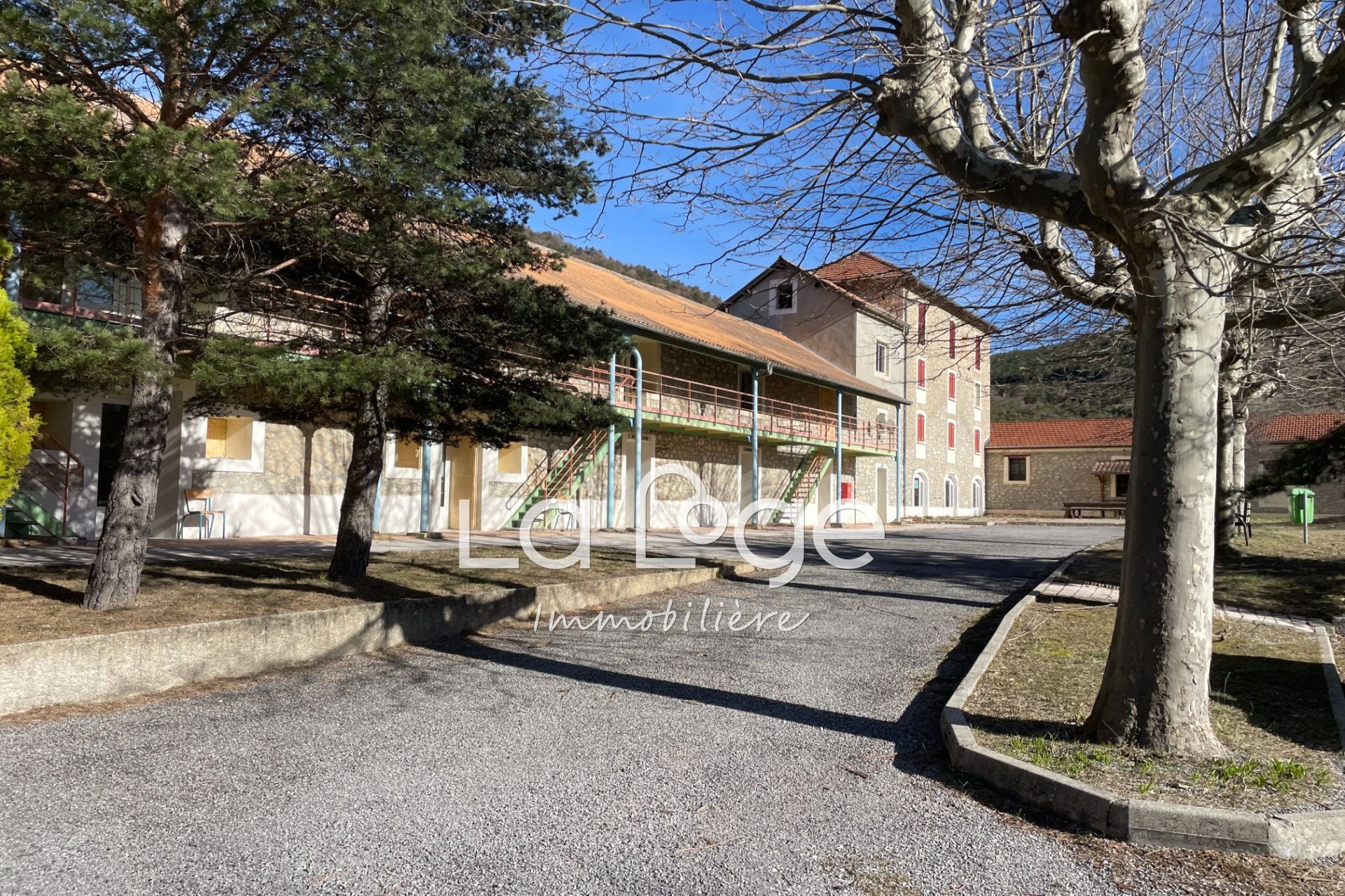 Maison à vendre, 1238m², Aspres-sur-Buëch