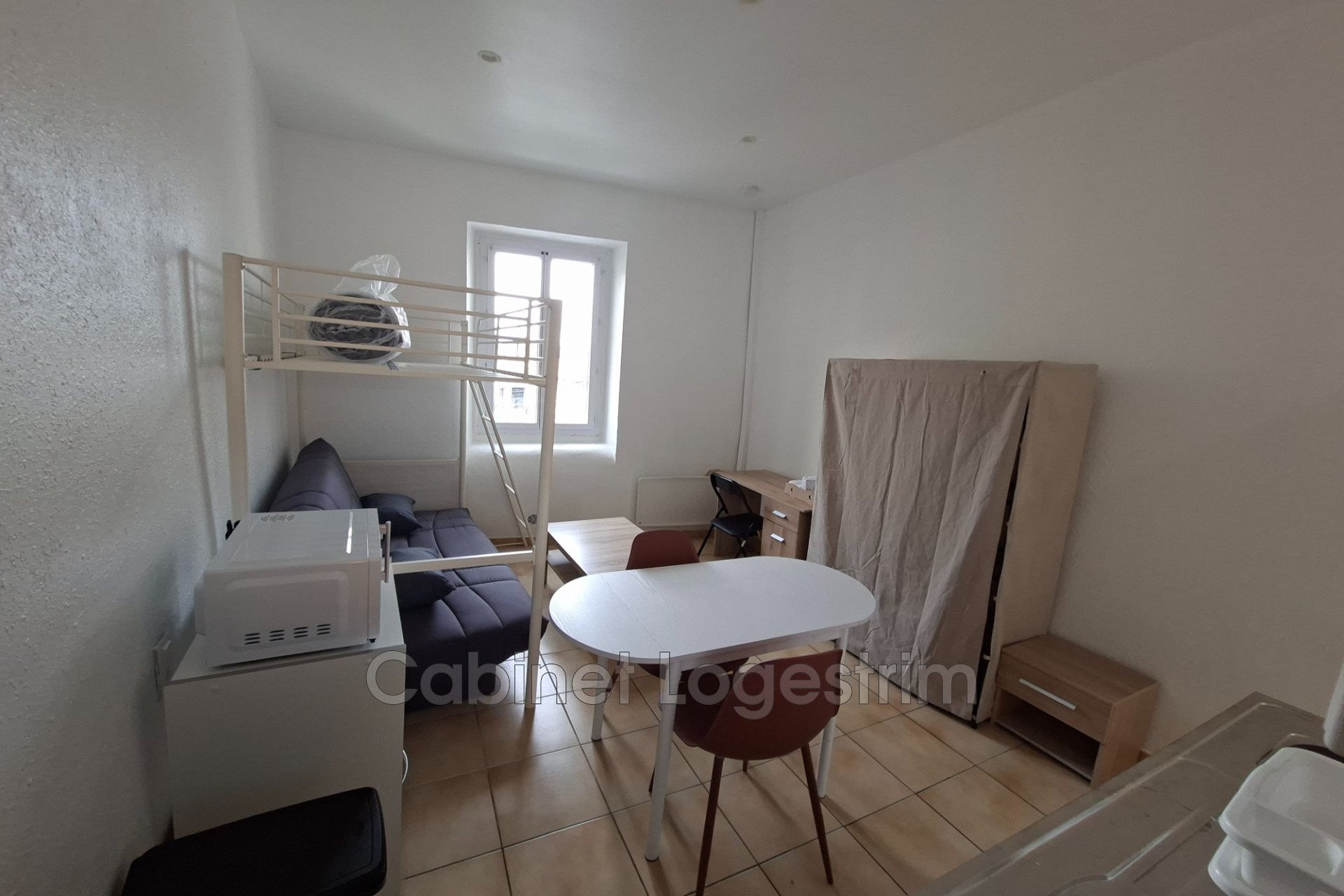 Appartement à louer, 17m², Nîmes