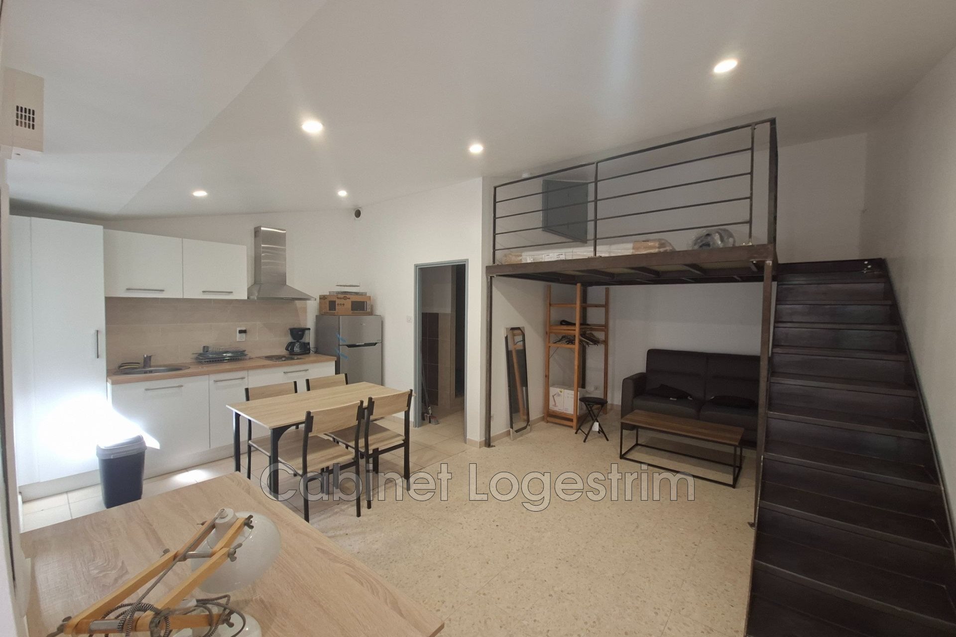 Appartement à louer, 23m², Nîmes