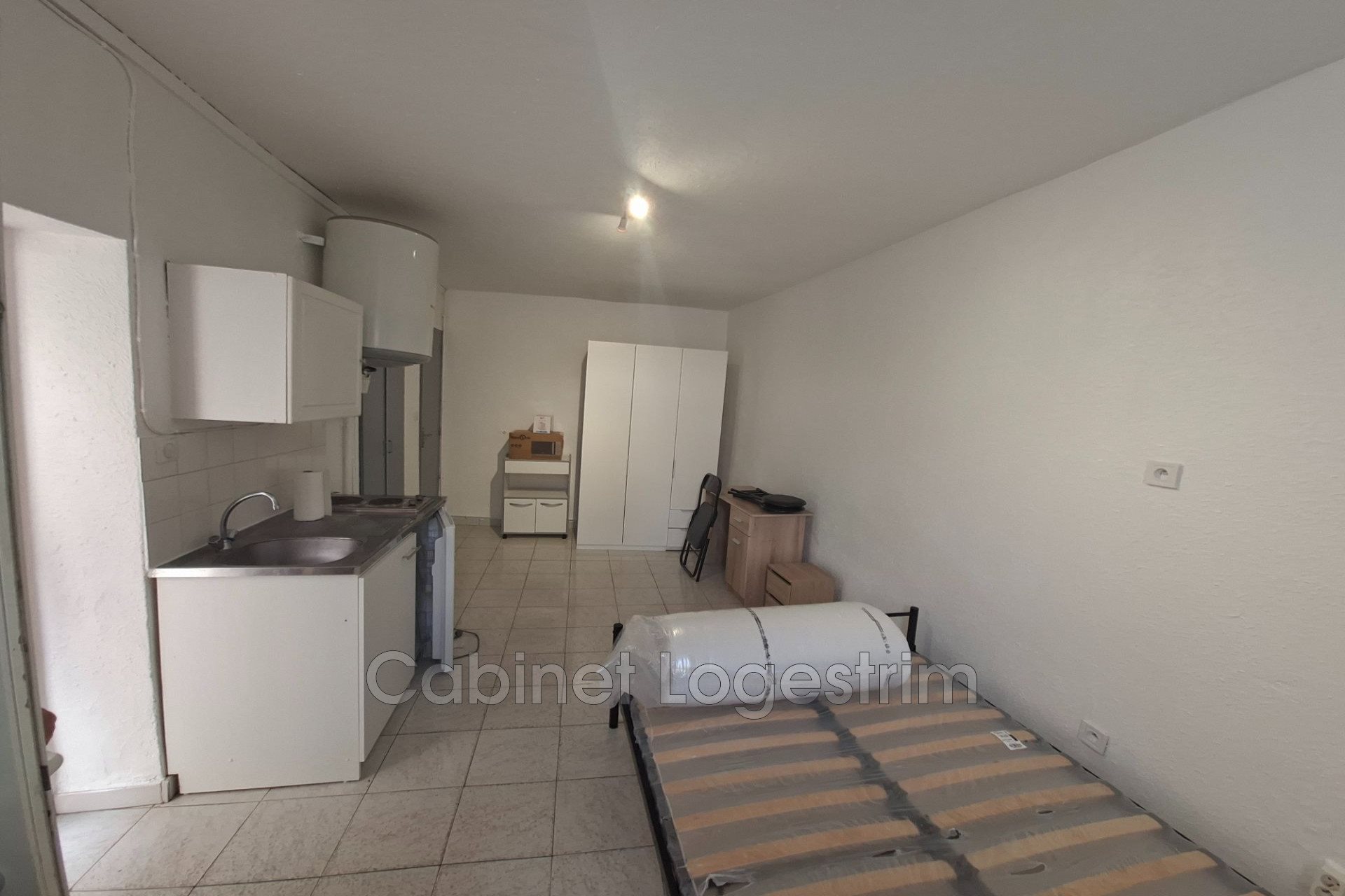 Appartement à louer, 23m², Nîmes