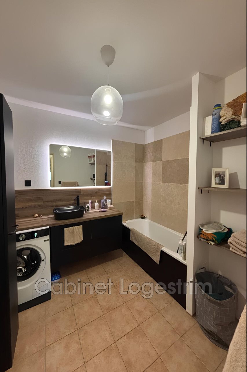 Appartement à louer, 57m², Nîmes