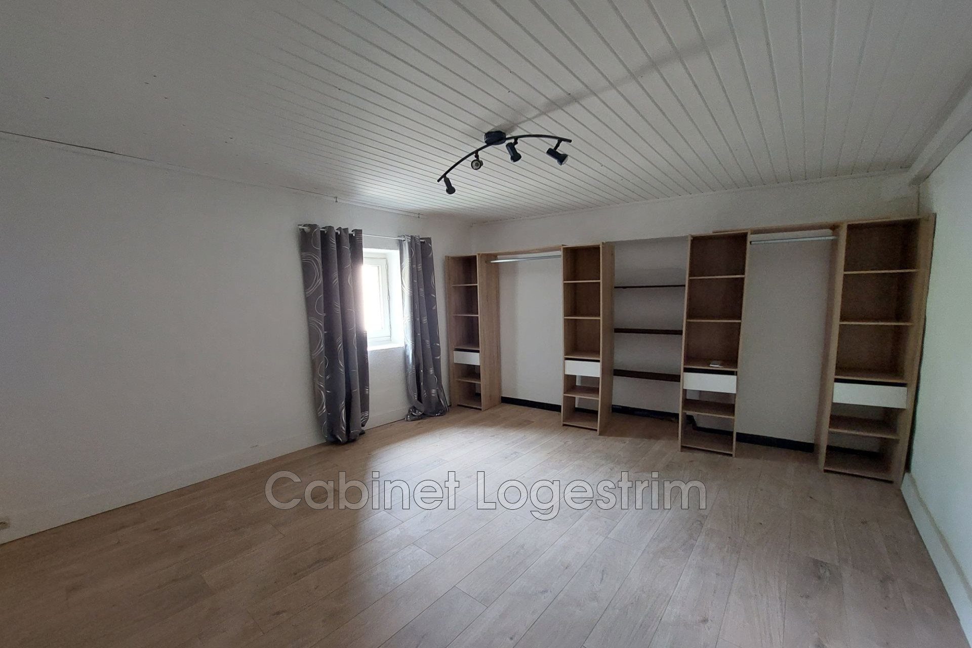 Maison à louer, 71m², Bernis