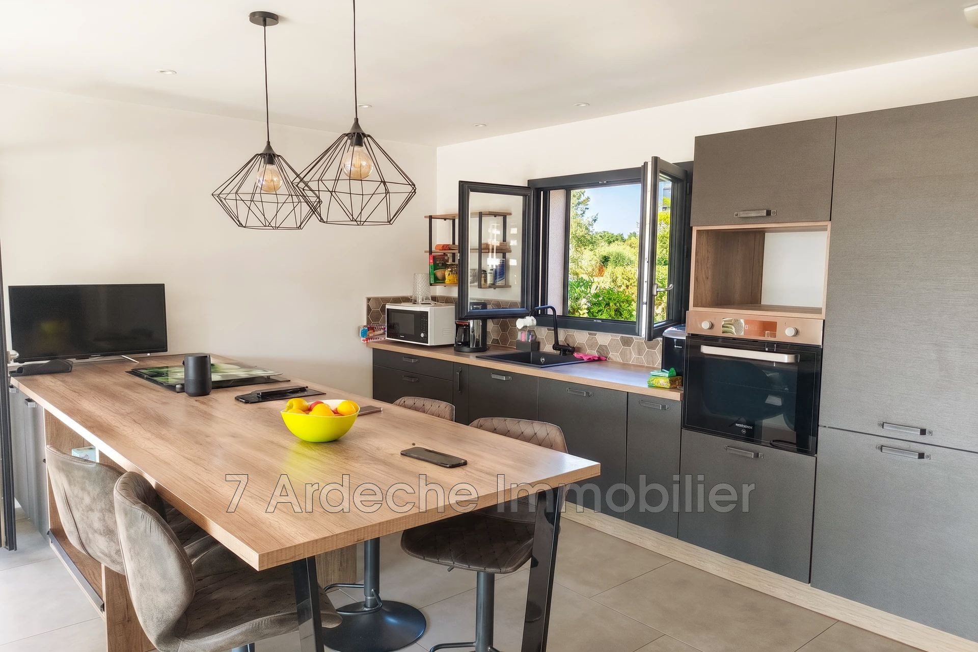 Maison à vendre, 103m², Villeneuve-de-Berg