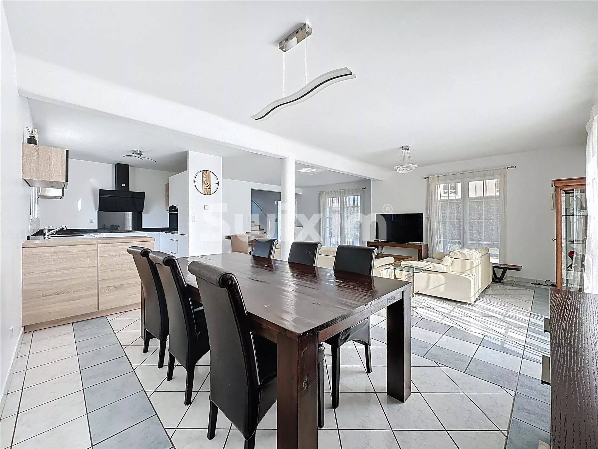 Maison à vendre, 180m², Saint-Genis-Pouilly