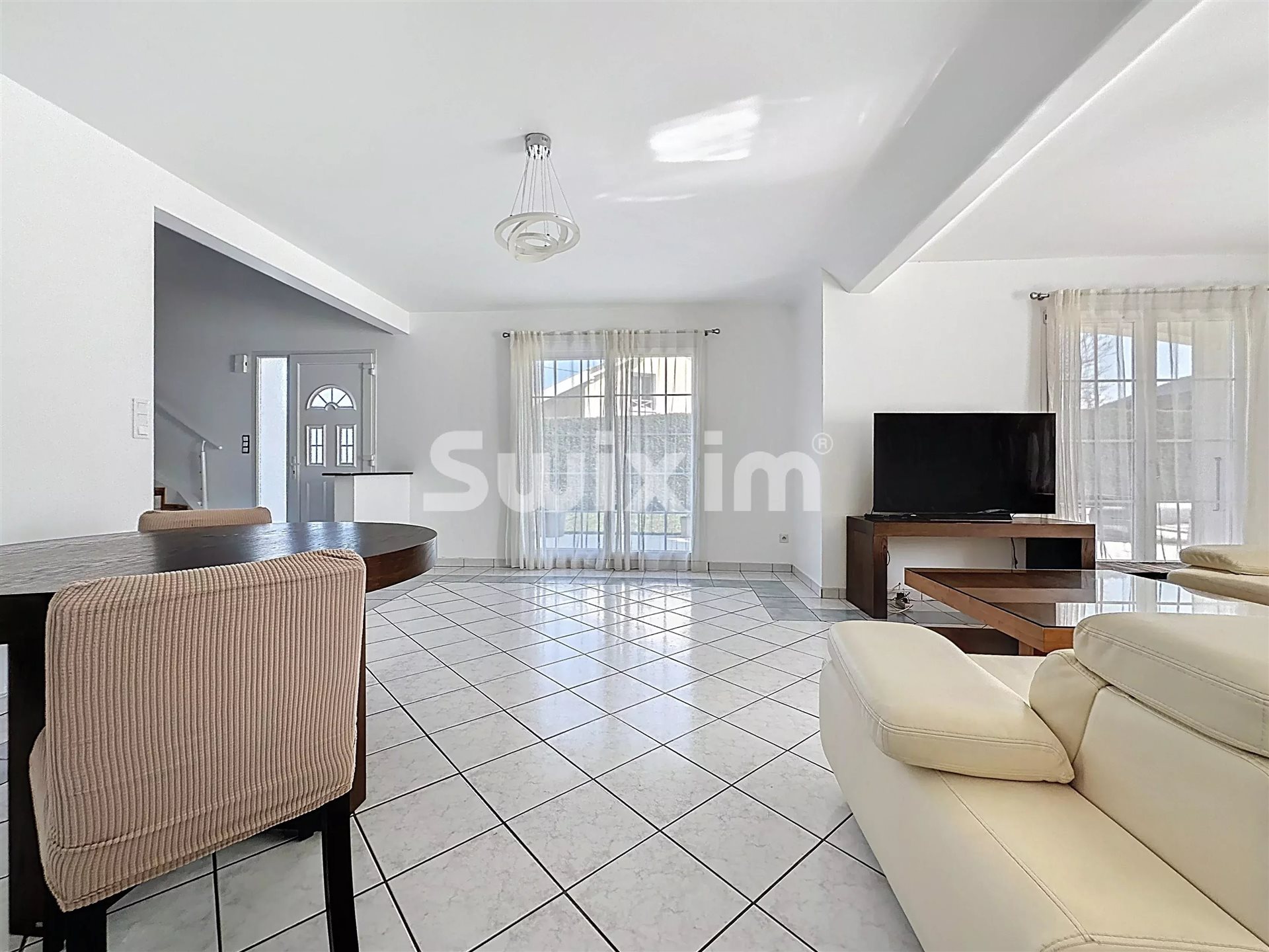 Maison à vendre, 180m², Saint-Genis-Pouilly
