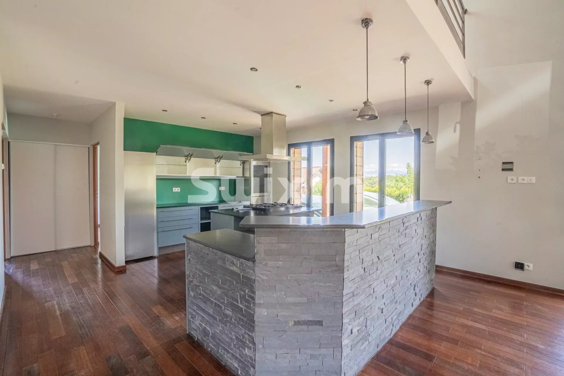 Maison à louer, 210m², Grilly