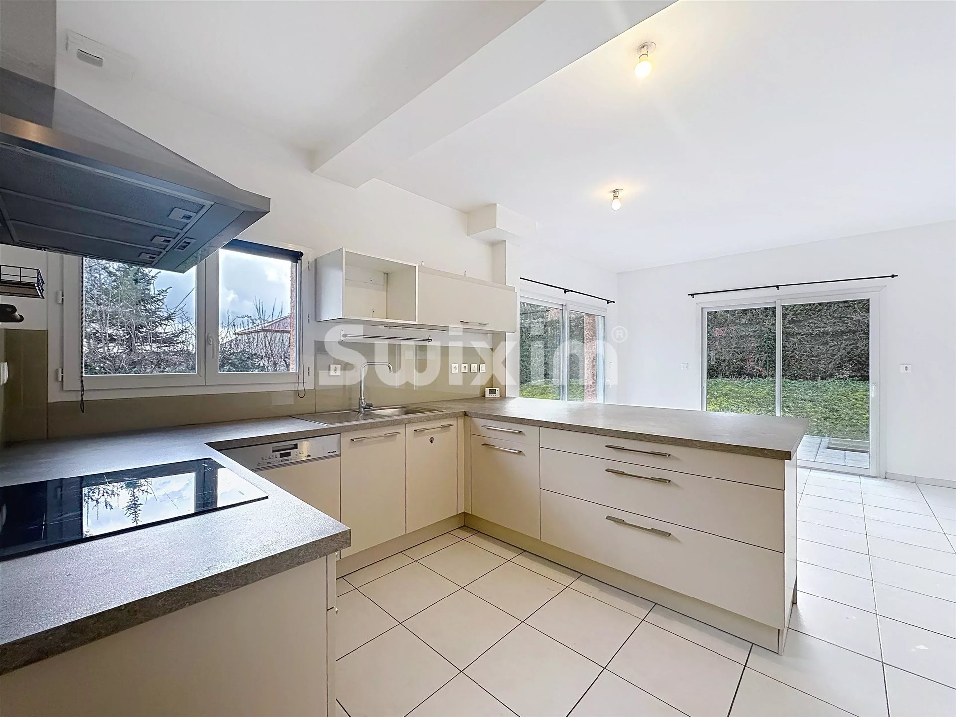 Maison à louer, 123m², Gex