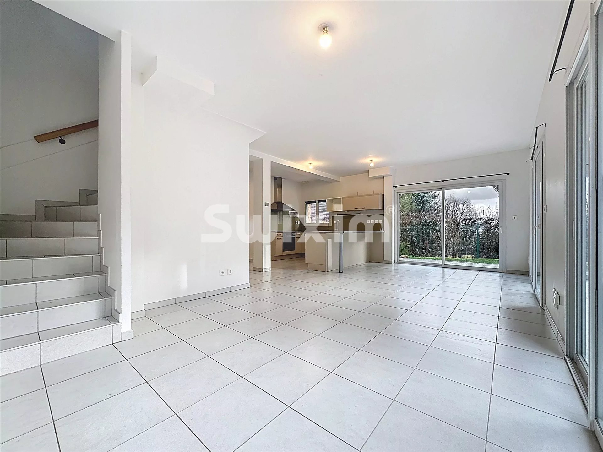 Maison à louer, 123m², Gex