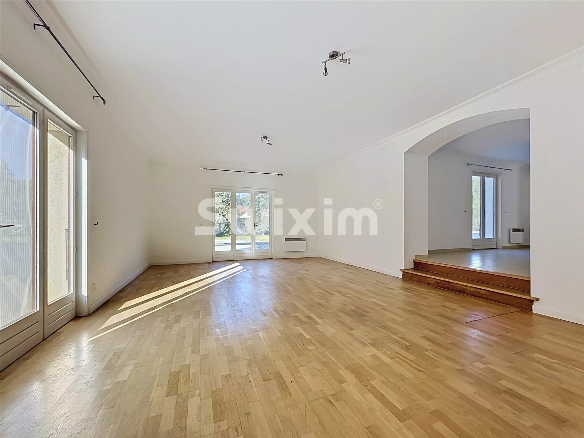 Maison à vendre, 223m², Cessy