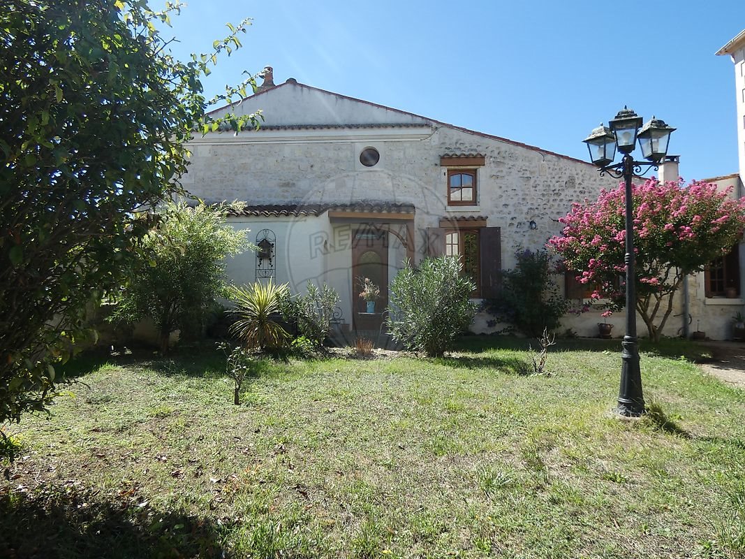 Maison à vendre, 215m², Bussac-sur-Charente