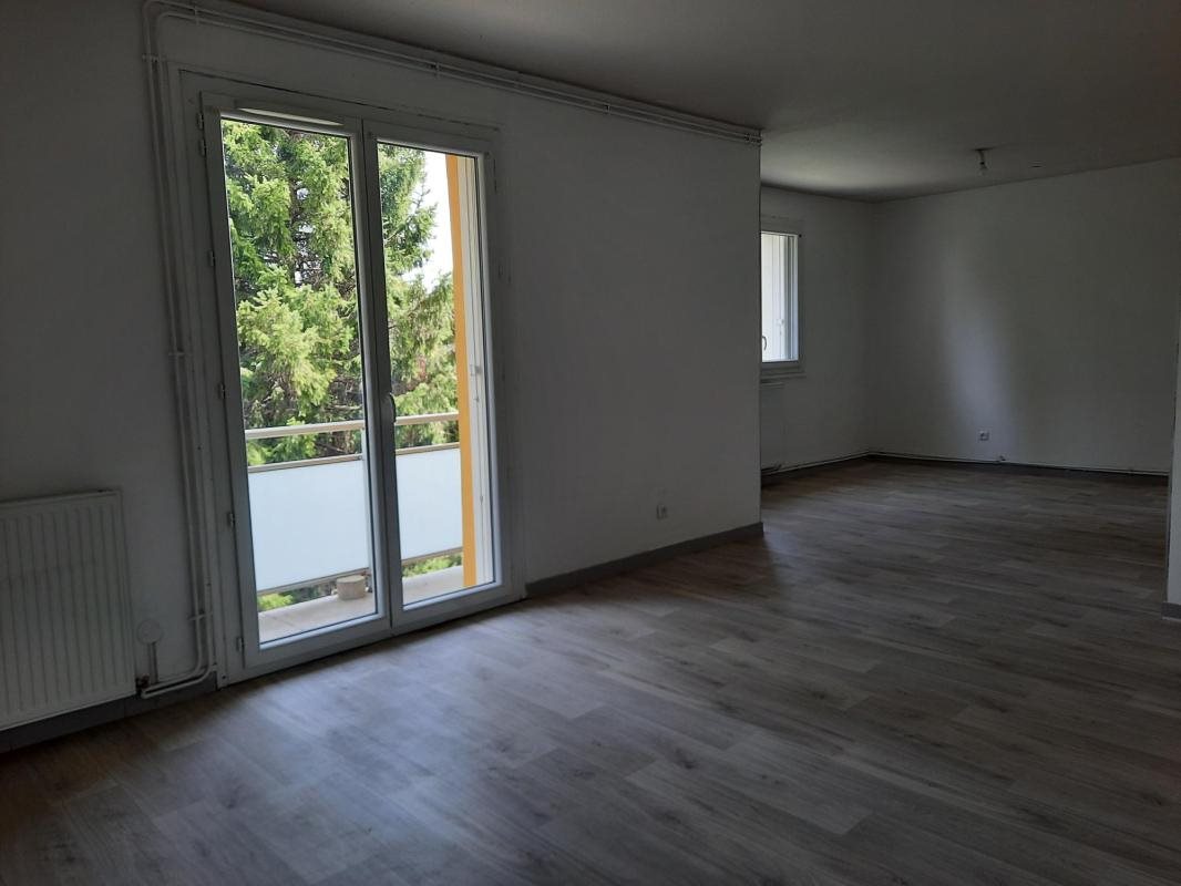 Appartement à louer, 77m², Morestel