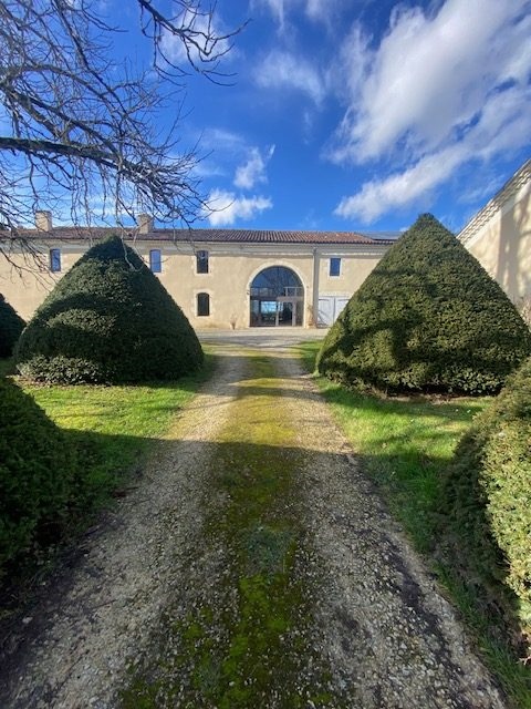 Advert pic 0