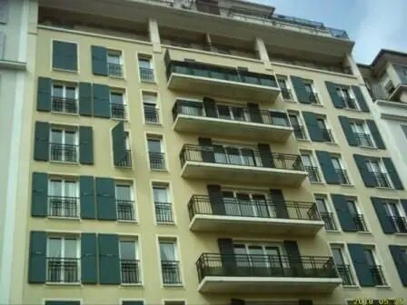 Appartement à louer, 81m², Courbevoie
